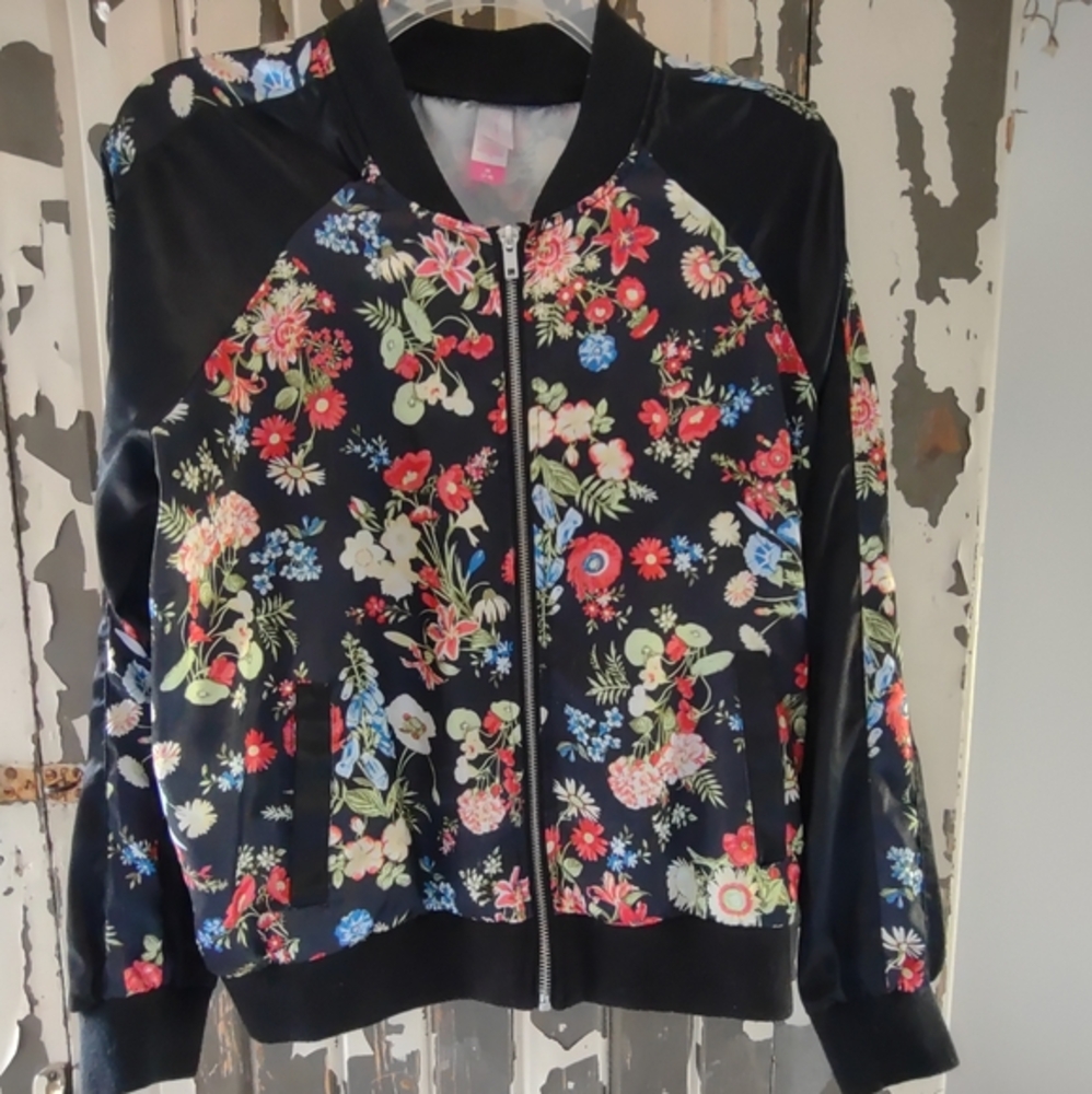 Junior Size 7/9, No Boundaries Jacket